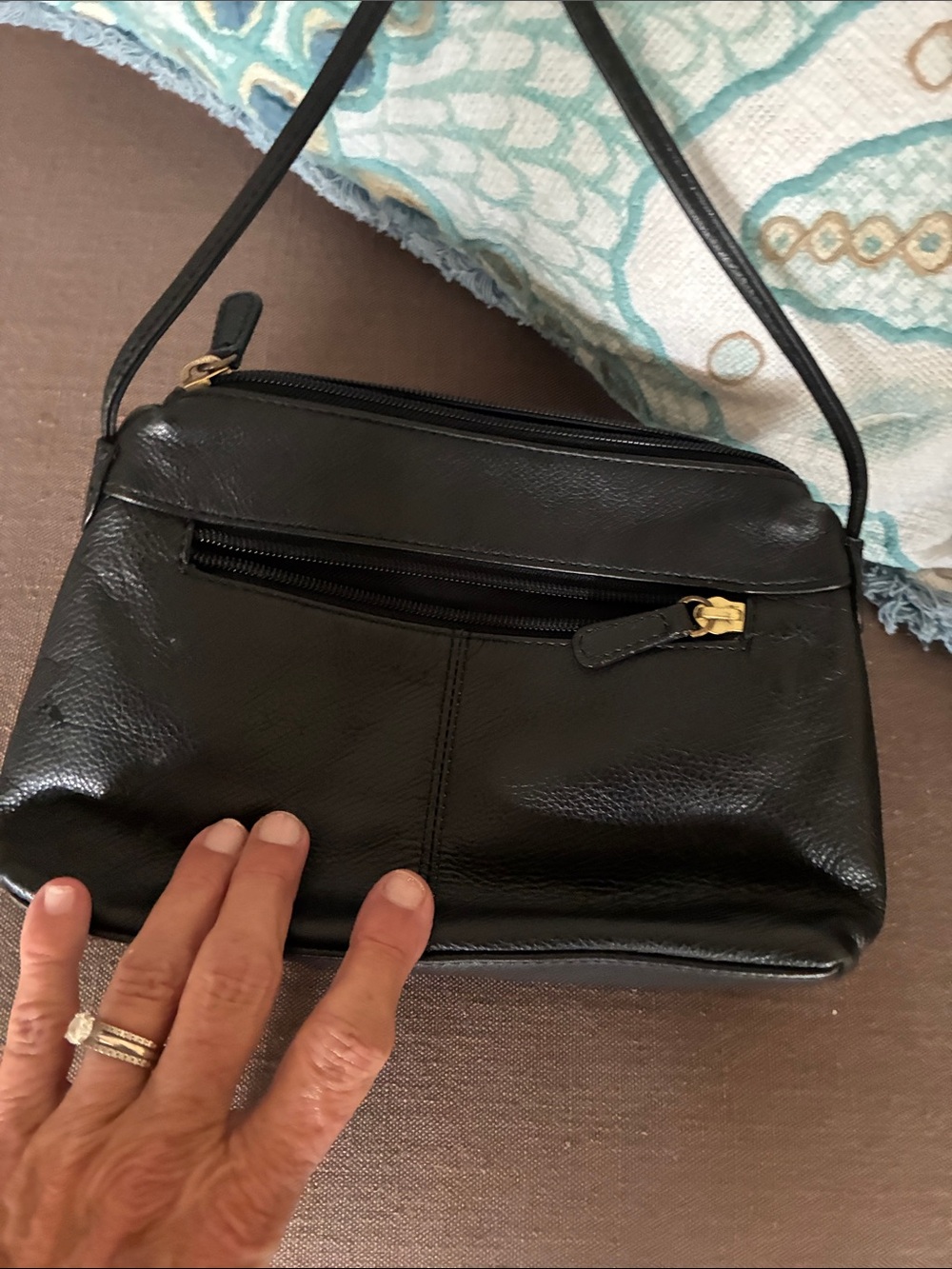 Black dainty Stone Mountain leather purse - Picture 5 of 13